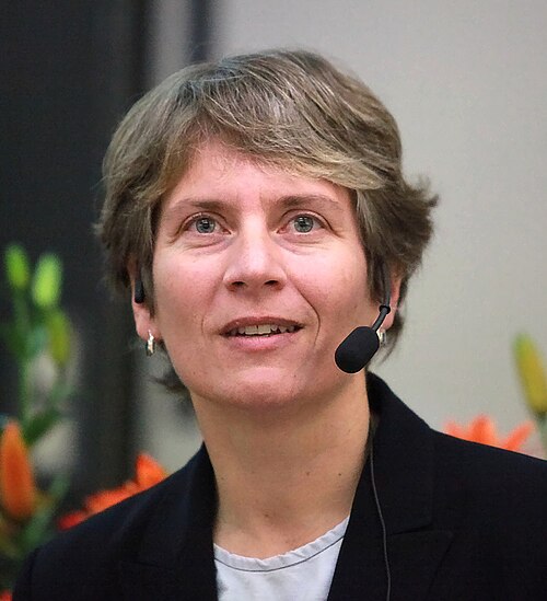 Portrait of Carolyn Bertozzi
